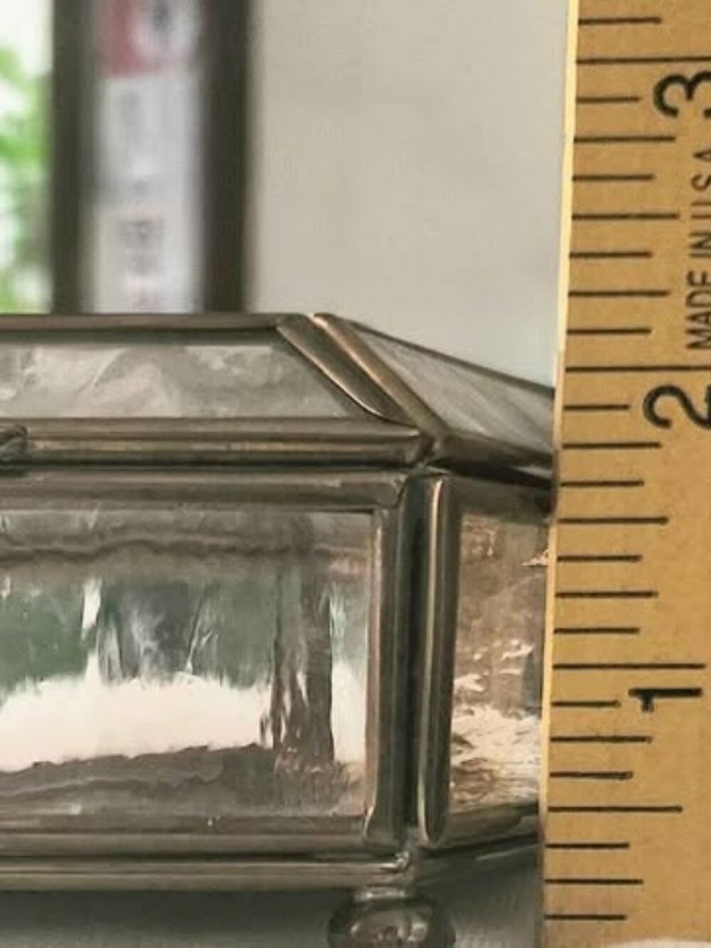 Vintage glass footed trinket box - Picture 4 of 6